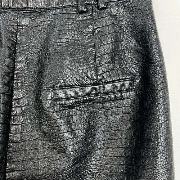 Dynamite black faux leather croc embossed high rise pleated dressy shorts M - Picture 8 of 13